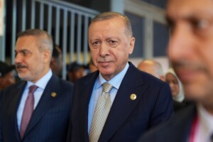 turquie erdogan entend le premier ministre libyen et presente ses condoleances a la delegation qui a participe a laccident davion
