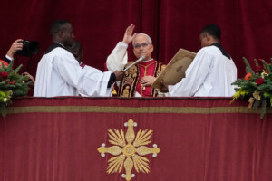 le pape leon xiv a donne la benediction urbi et orbi