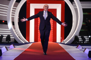 milan lancien participant a grande fratello antonio medugno porte plainte contre alfonso signorini