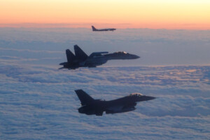 russie bombardiers au dessus de la mer de barents et de la norvege suivis par des avions etrangers