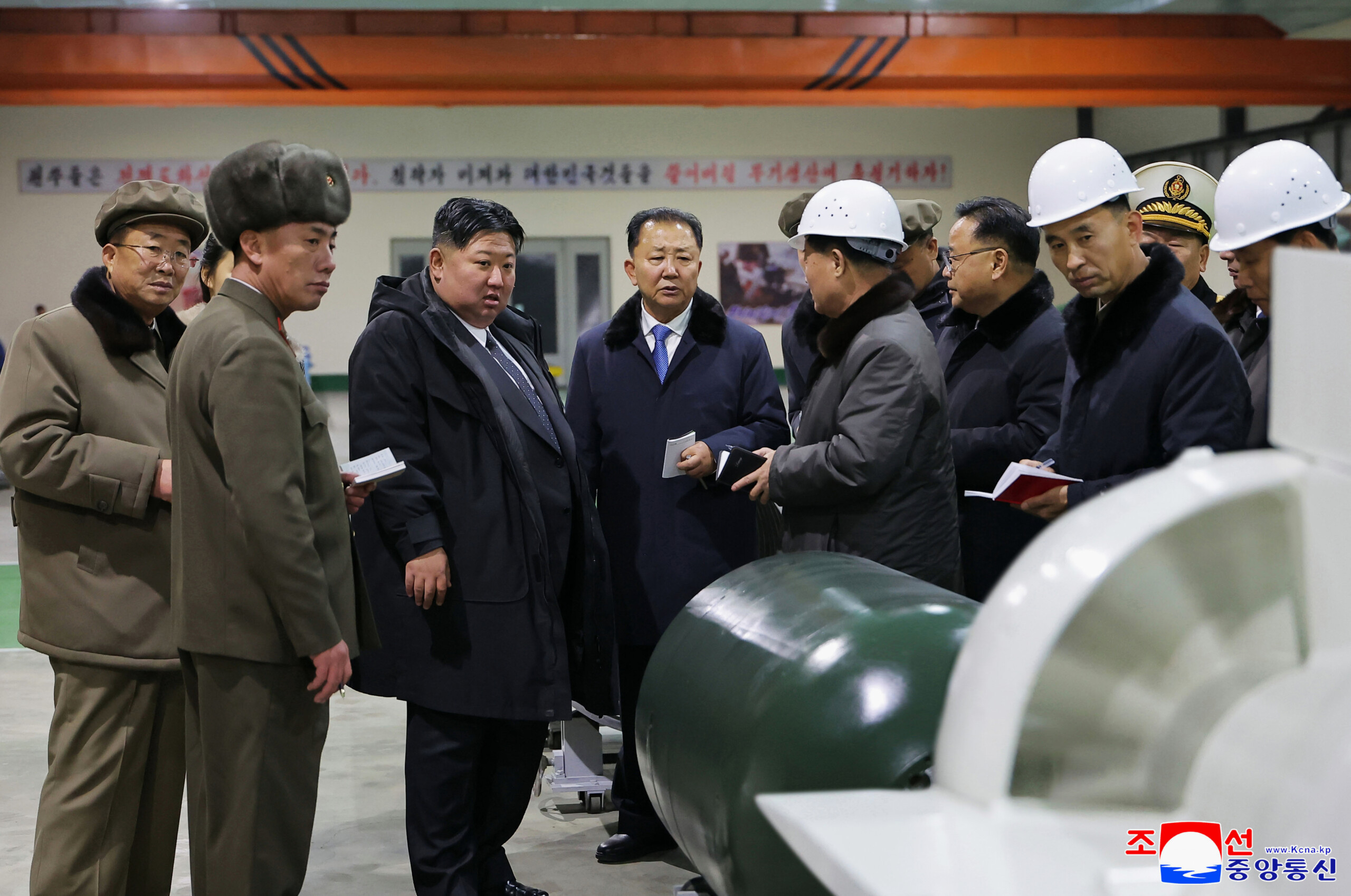 coree du nord kim ordonne laugmentation de la production de missiles en 2026 scaled