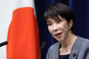 le japon approuve un budget record de 58 milliards de dollars pour la defense
