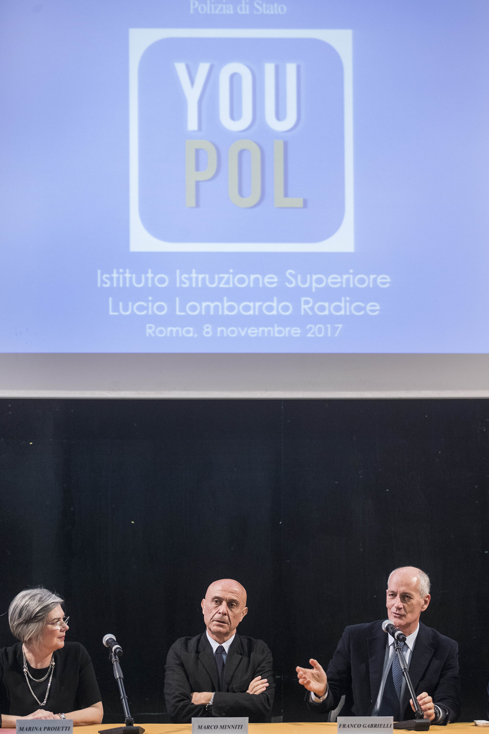 turin une mere et son fils dealers arretes apres un signalement sur you pol scaled