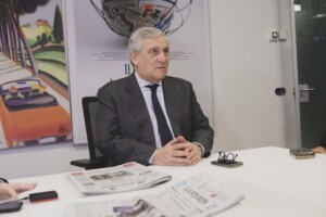 ukraine tajani le decret ne sera ni belliciste ni pacifiste mais juste