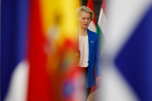 ukraine von der leyen lobjectif est de preserver la souverainete et lintegrite territoriale