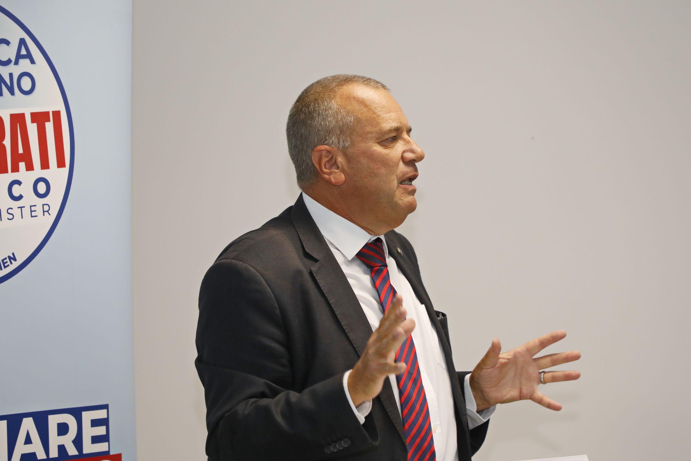 budget urzi fdi sur la ligne darrivee malgre les lacunes laissees par le m5s