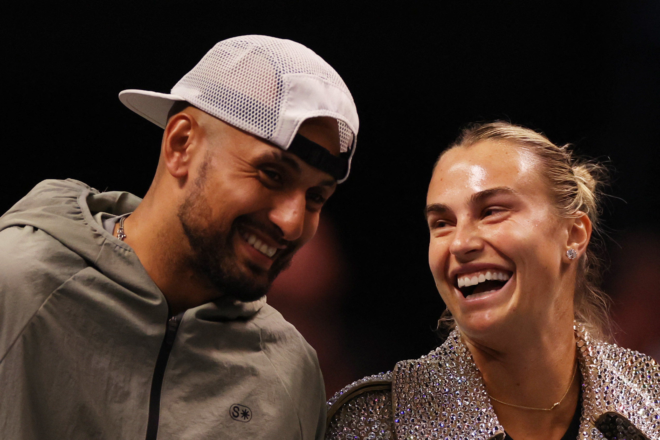 kyrgios remporte la bataille des sexes sabalenka sincline sur un double 6 3