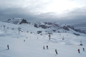 trentin a partir daujourdhui nombre ideal sur les pistes de ski de madonna di campiglio