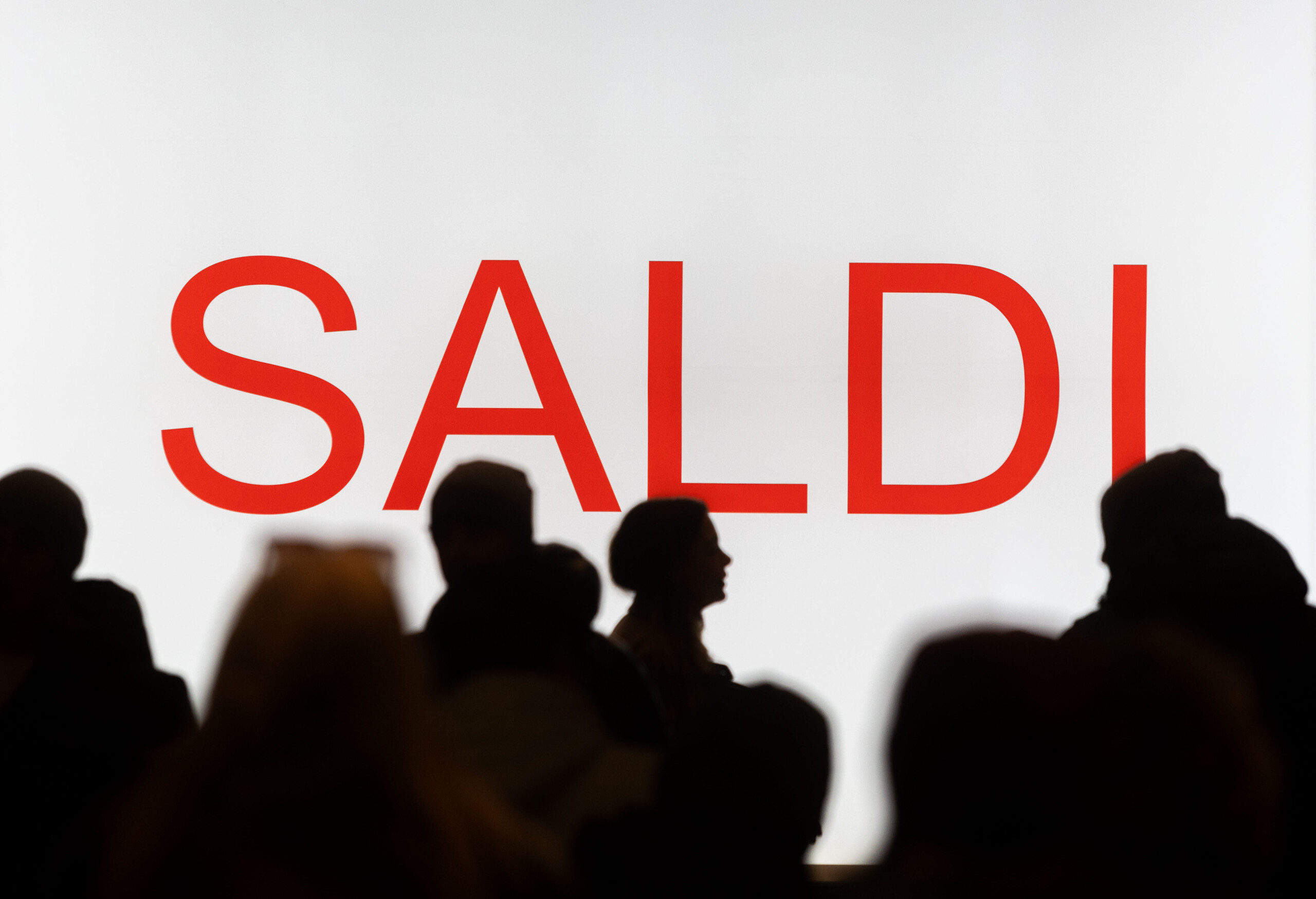 Soldes d'hiver 2026 : début le 2 janvier, mais les « pré-soldes » en atténuent déjà l'impact 1 soldes dhiver 2026 debut le 2 janvier mais les pre soldes en attenuent deja limpact scaled