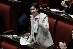 manoeuvre schlein toutes les promesses ont ete trahies les avantages vont aux plus riches