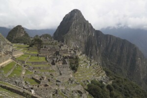 perou collision entre deux trains a destination de machu picchu un mort et 30 blesses