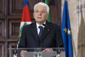 mattarella message au pape litalie renonce a la guerre fermement engagee