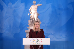 crans montana drapeaux en berne par le cio