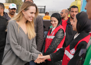 gaza angelina jolie en visite au poste frontiere de rafah