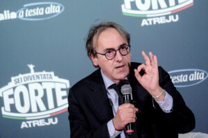 venezuela bonelli avs trump nexporte pas la democratie il fait etalage de sa force