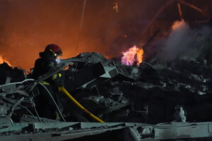 ukraine le nombre de victimes du raid russe sur kharkiv seleve a quatre