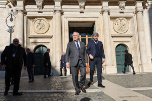 venezuela tajani intervention americaine legitime mais il faut travailler a une transition democratique