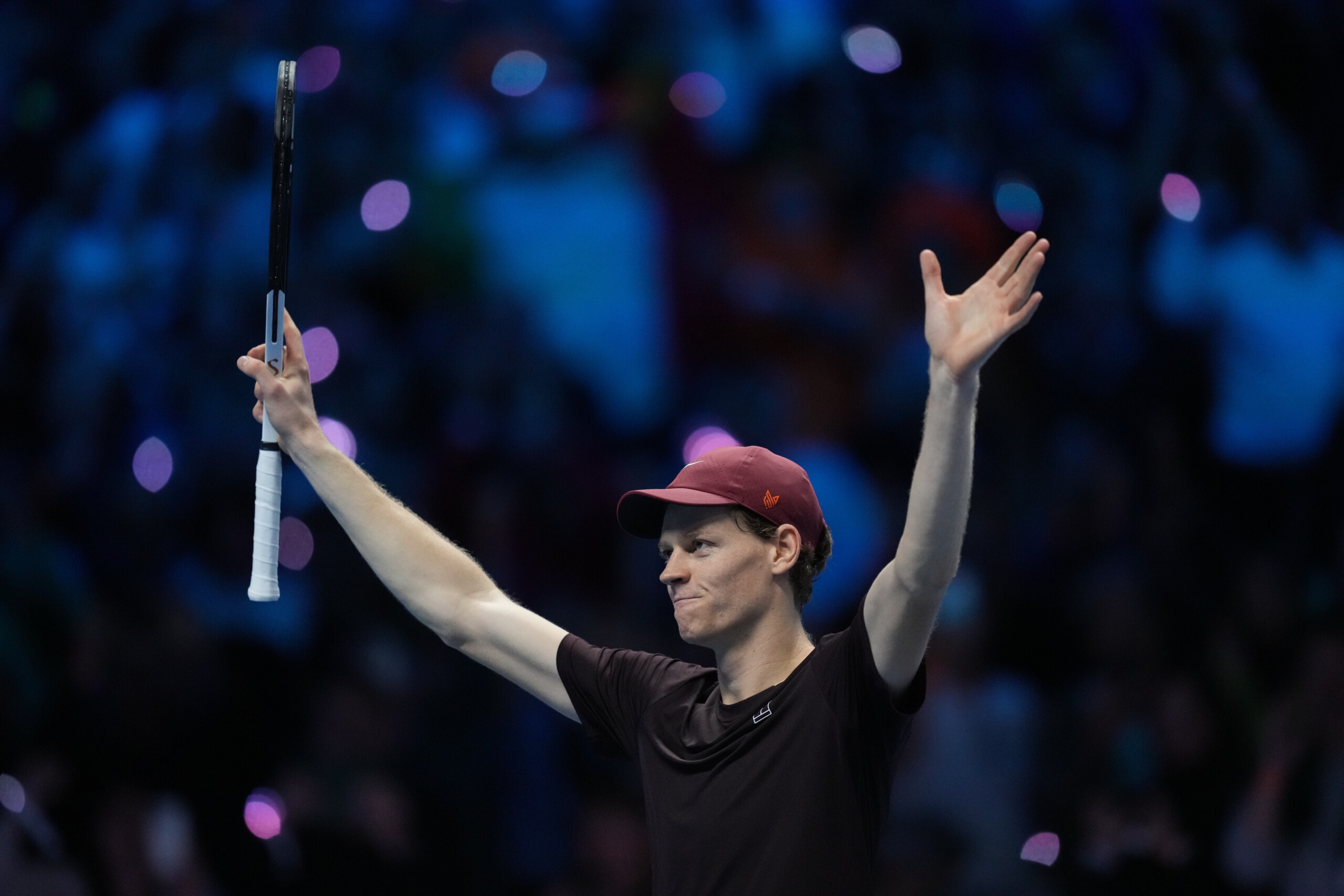 Tennis : Sinner est arrivé à Séoul, où il a reçu un accueil digne d'une star 1 tennis sinner est arrive a seoul ou il a recu un accueil digne dune star scaled