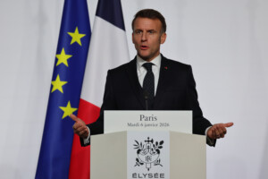 etats unis macron washington seloigne de ses allies et des regles internationales