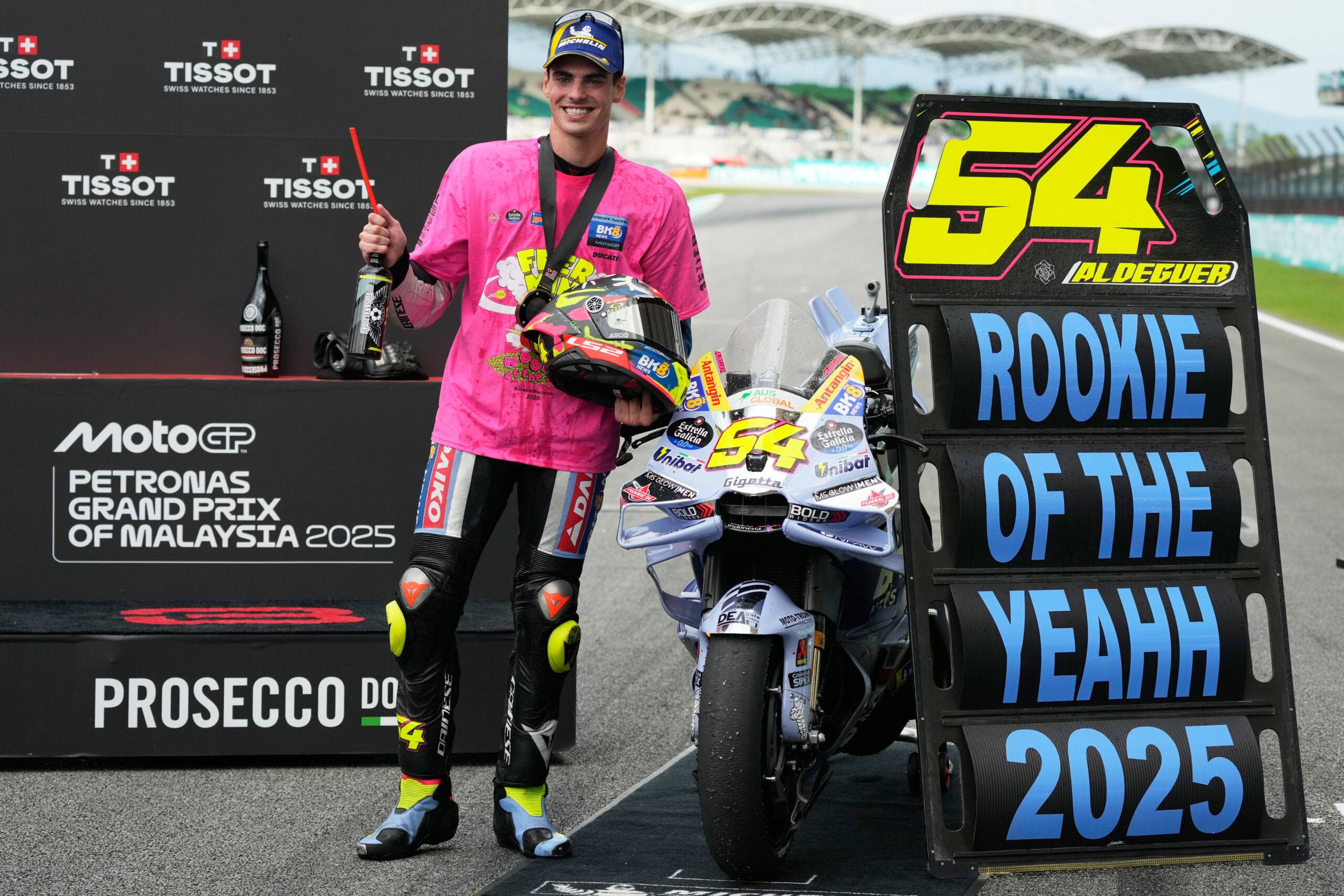 MotoGP : chute à Valence et fracture du fémur pour Fermin Aldeguer 1 motogp chute a valence et fracture du femur pour fermin aldeguer scaled