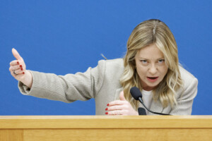 crans montana meloni ce nest pas un accident mais le resultat de personnes qui pensaient gagner de largent facilement