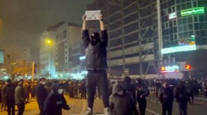 iran nouvelle nuit de protestation les manifestations se poursuivent depuis deux semaines