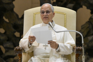 pape leon xiv dans les heures sombres le bapteme est lumiere dans les conflits il est reconciliation