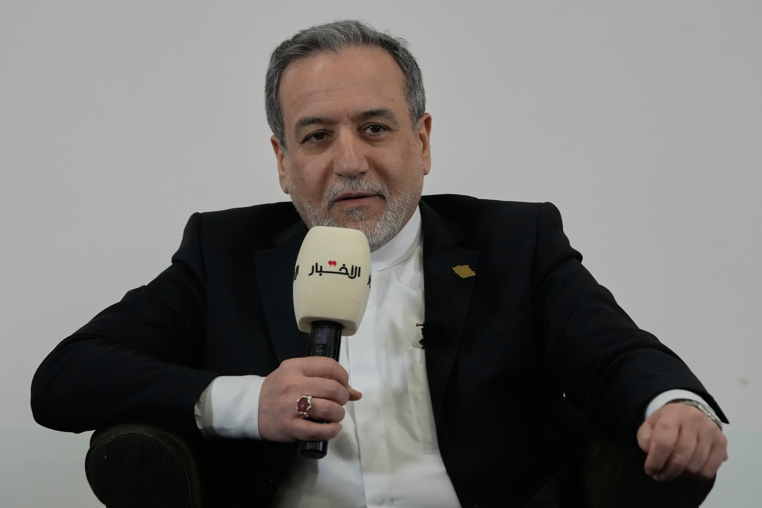 iran araghchi nous evaluons les propositions americaines mais prets a la guerre si necessaire scaled
