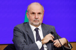 crans montana le ministre schillaci en visite a lhopital niguarda de milan