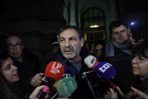 migrants le gouvernement sanchez decerne une distinction au fondateur dopen arms