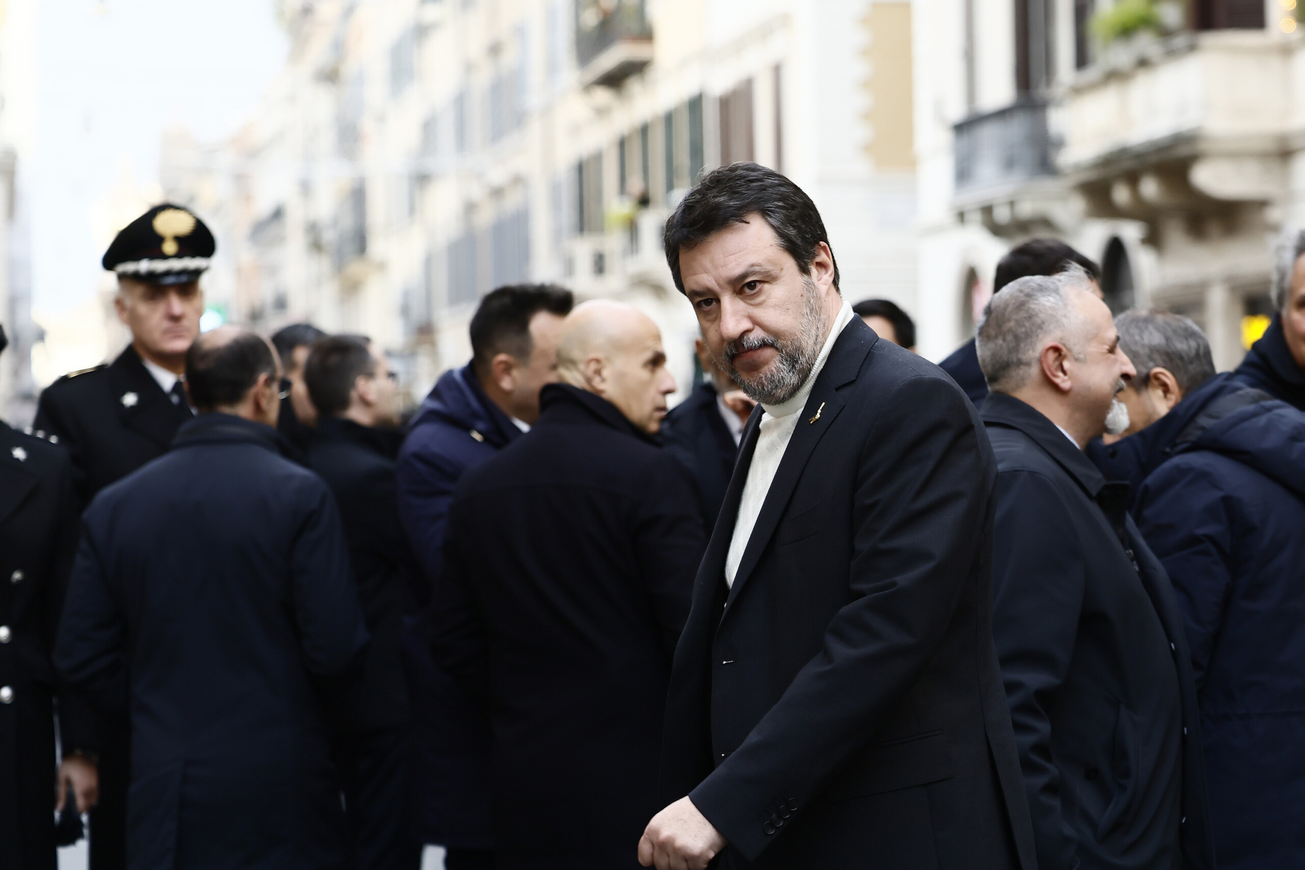 milan salvini solidarite avec ceux qui ont ete agresses chez eux et se sont defendus scaled