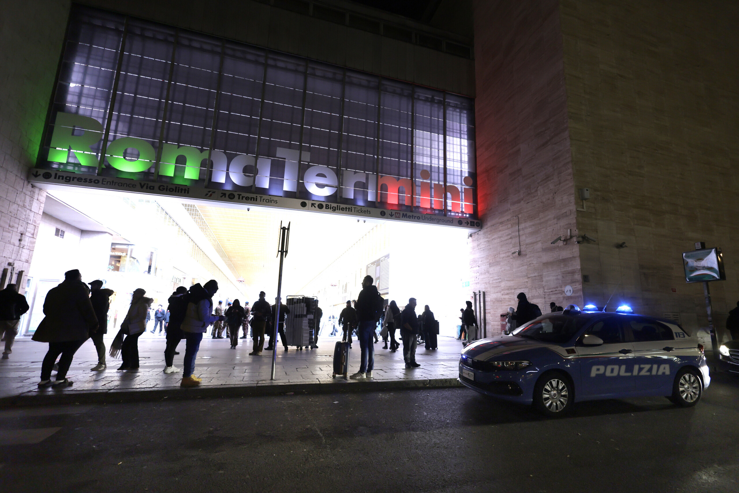 rome controles a termini plus de 6 millions darticles contrefaits saisis scaled