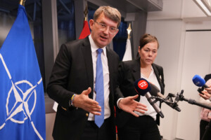 groenland copenhague et nuuk proposent a lotan lenvoi dune mission