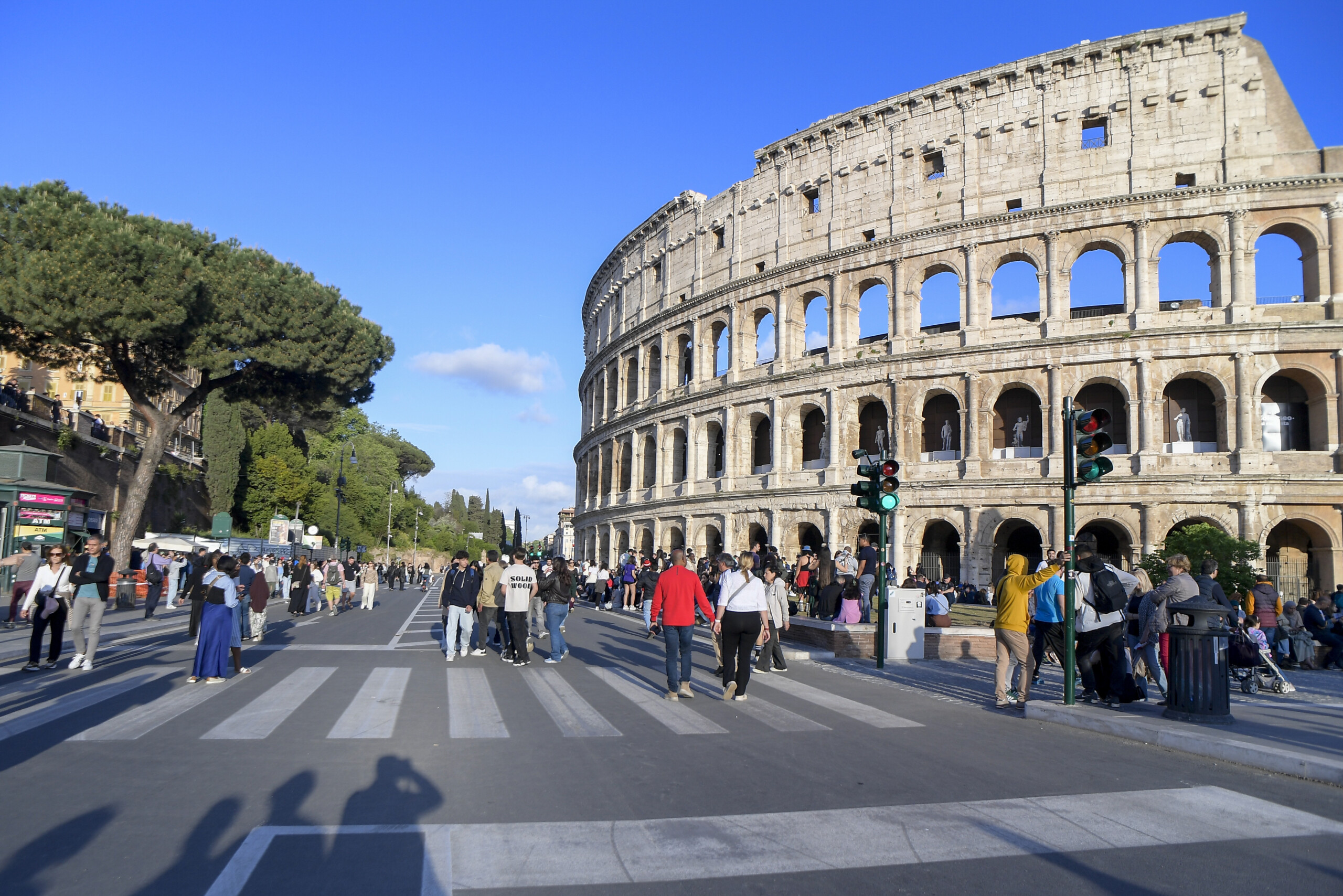 tourisme 229 millions darrivees et 529 millions de nuitees 2025 une annee record pour rome scaled