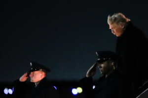 air force one avec trump a destination de davos fait demi tour en raison dun probleme electrique