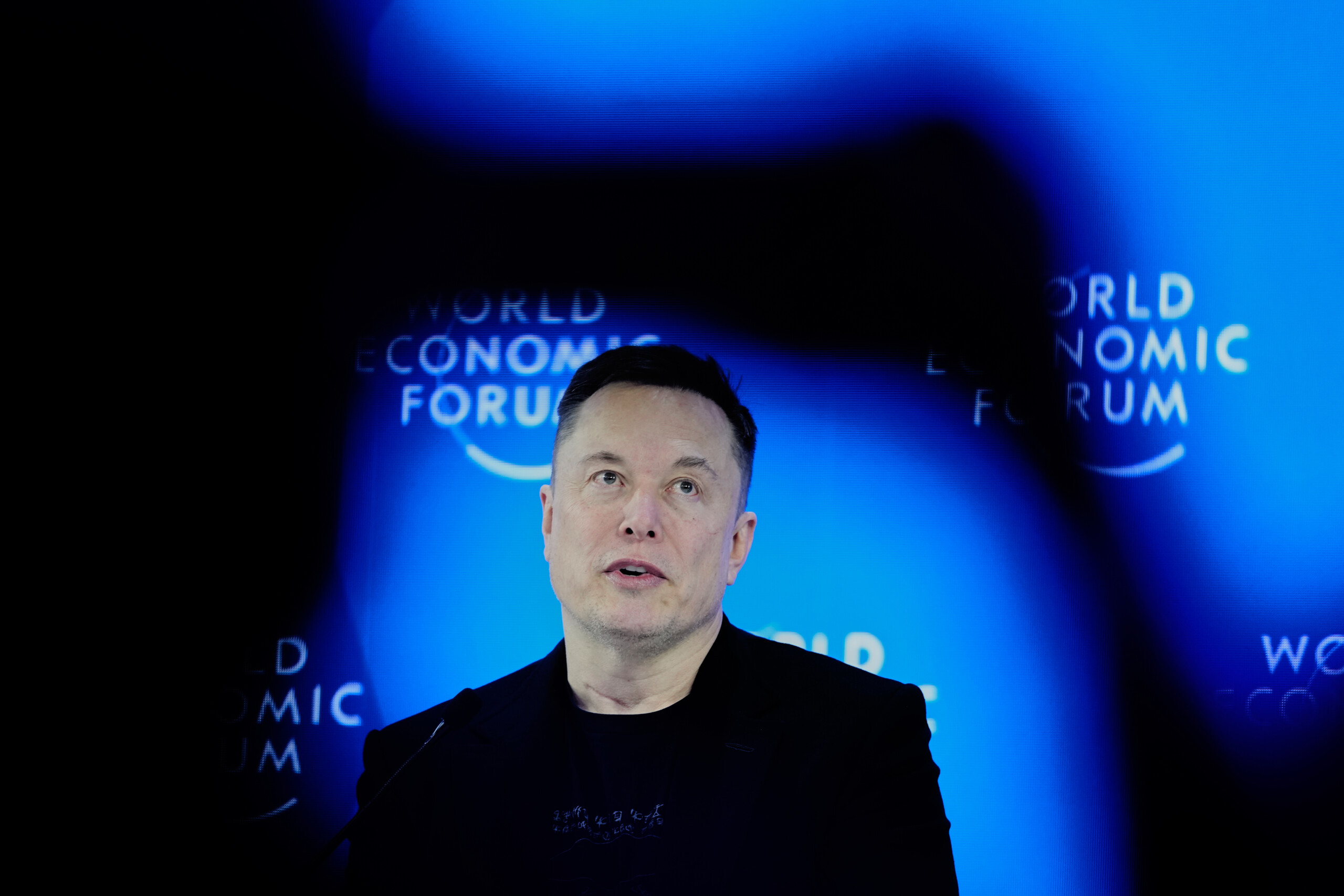 ai musk a lavenir il y aura tellement de robots pour satisfaire les besoins humains scaled