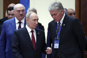 ukraine kremlin pour parvenir a un accord de paix les soldats de kiev doivent quitter le donbass