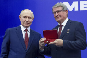 ukraine les negociations trilaterales reprendront dimanche prochain a abu dhabi