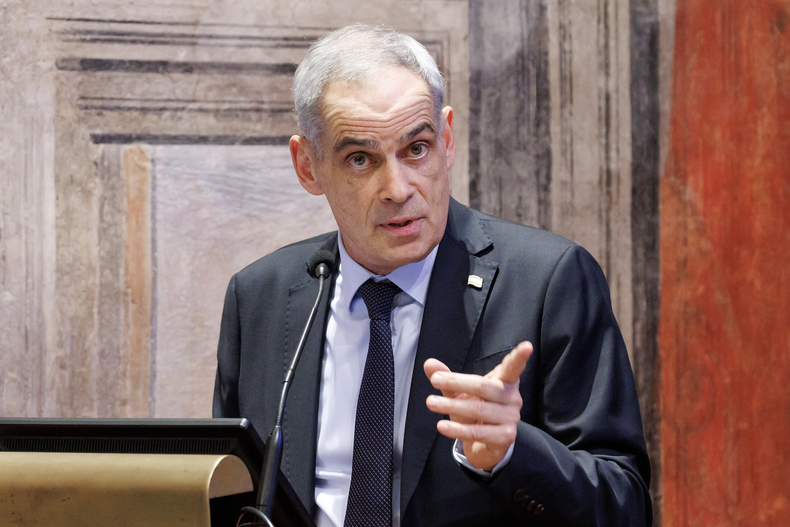 cisjordanie lambassadeur disrael convoque au ministere des affaires etrangeres nous enqueterons sur lincident impliquant les carabiniers scaled