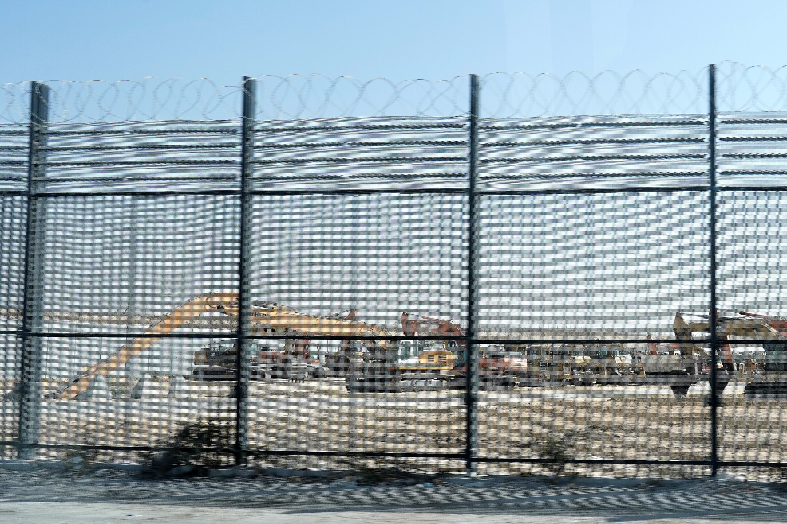 Israël : « Le poste-frontière de Rafah ne sera rouvert qu'aux piétons après la récupération de l'otage » 1 israel le poste frontiere de rafah ne sera rouvert quaux pietons apres la recuperation de lotage scaled