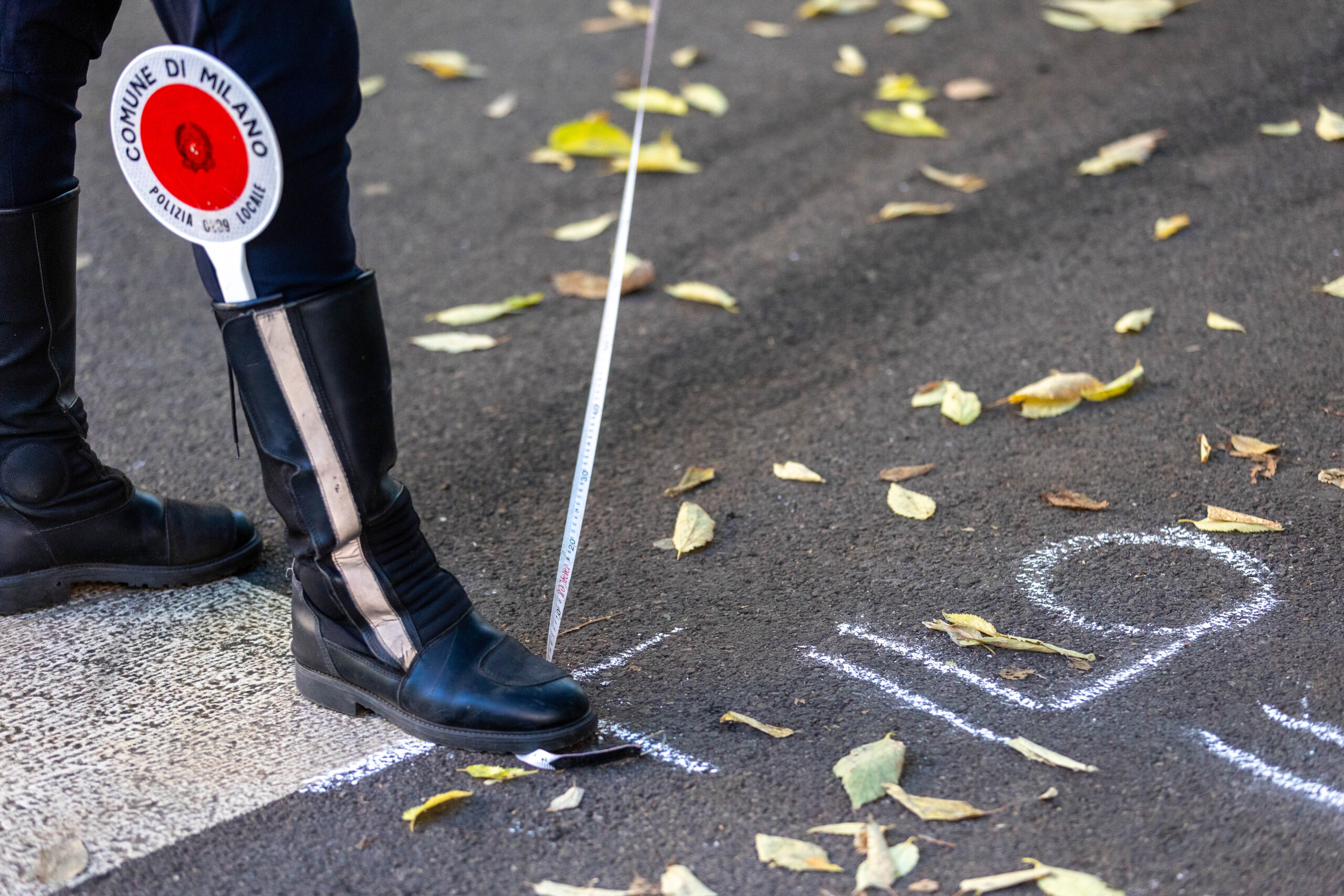 Milan : fusillade dans la rue, un jeune homme de 20 ans tué. C'est un policier qui a tiré. 1 milan fusillade dans la rue un jeune homme de 20 ans tue cest un policier qui a tire scaled