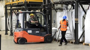 istat le taux de chomage continue de baisser a 56 en decembre