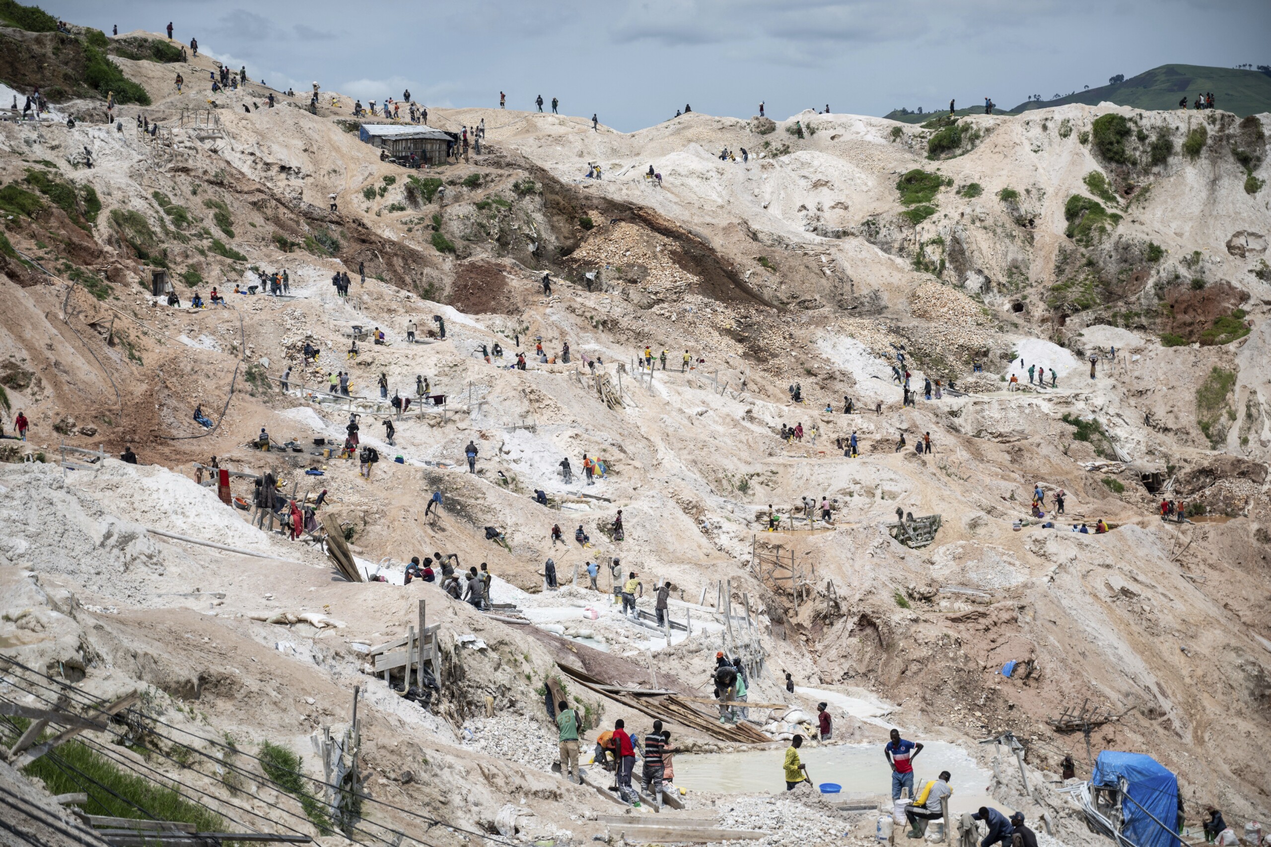 congo 200 morts dans leffondrement dune mine de coltan dans lest scaled