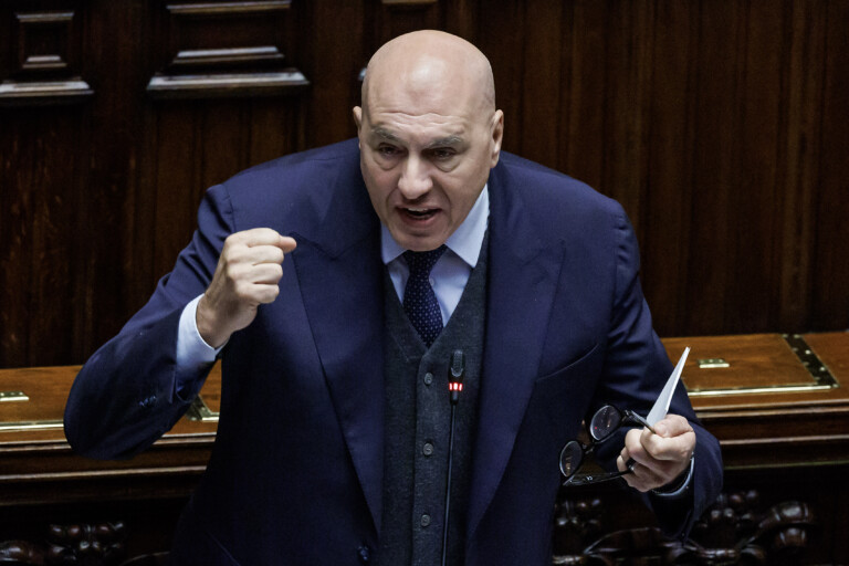 affrontements a turin crosetto ce ne sont pas des manifestants mais des groupes armes