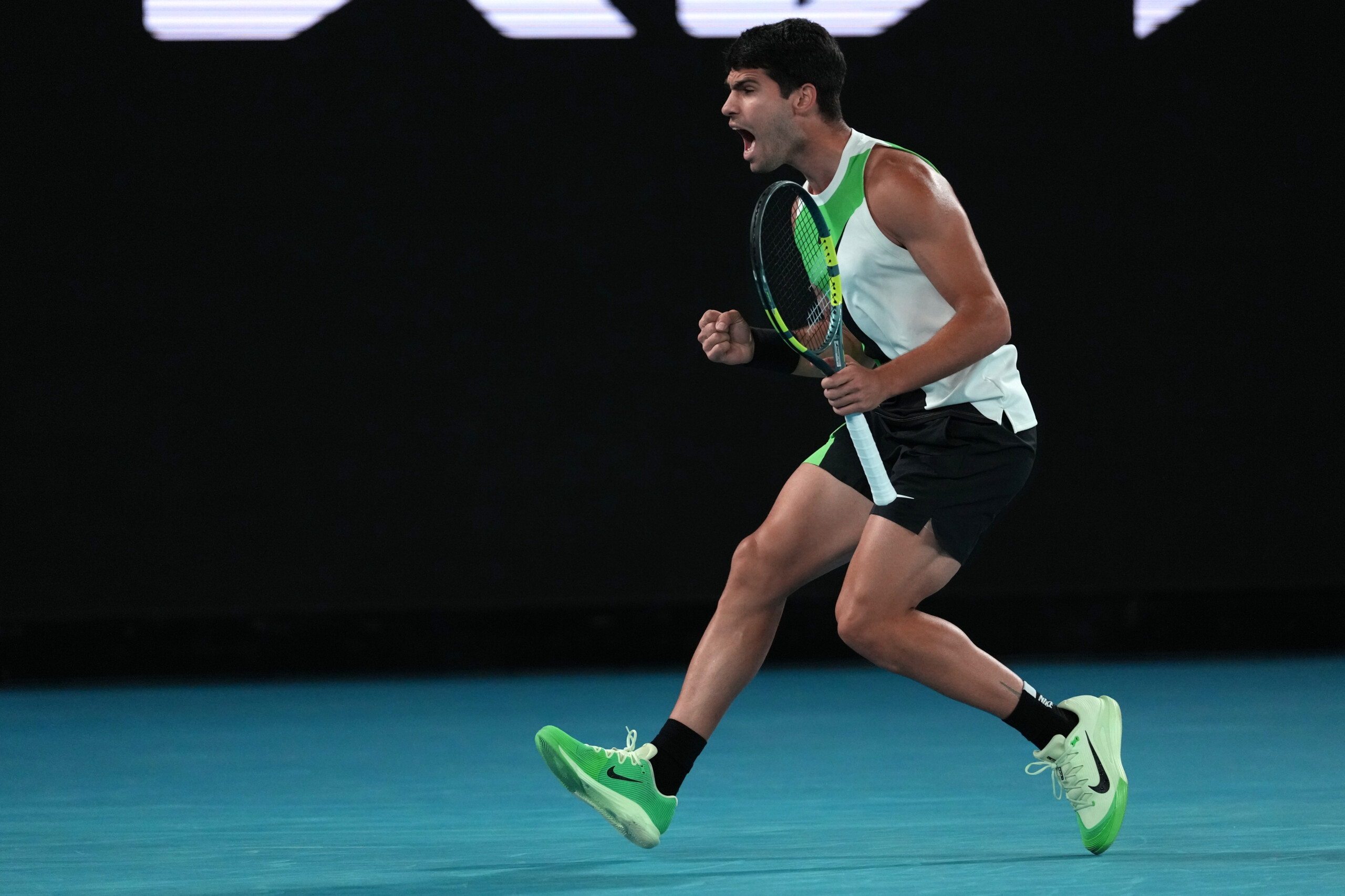 open daustralie triomphe dalcaraz djokovic battu en 4 sets scaled