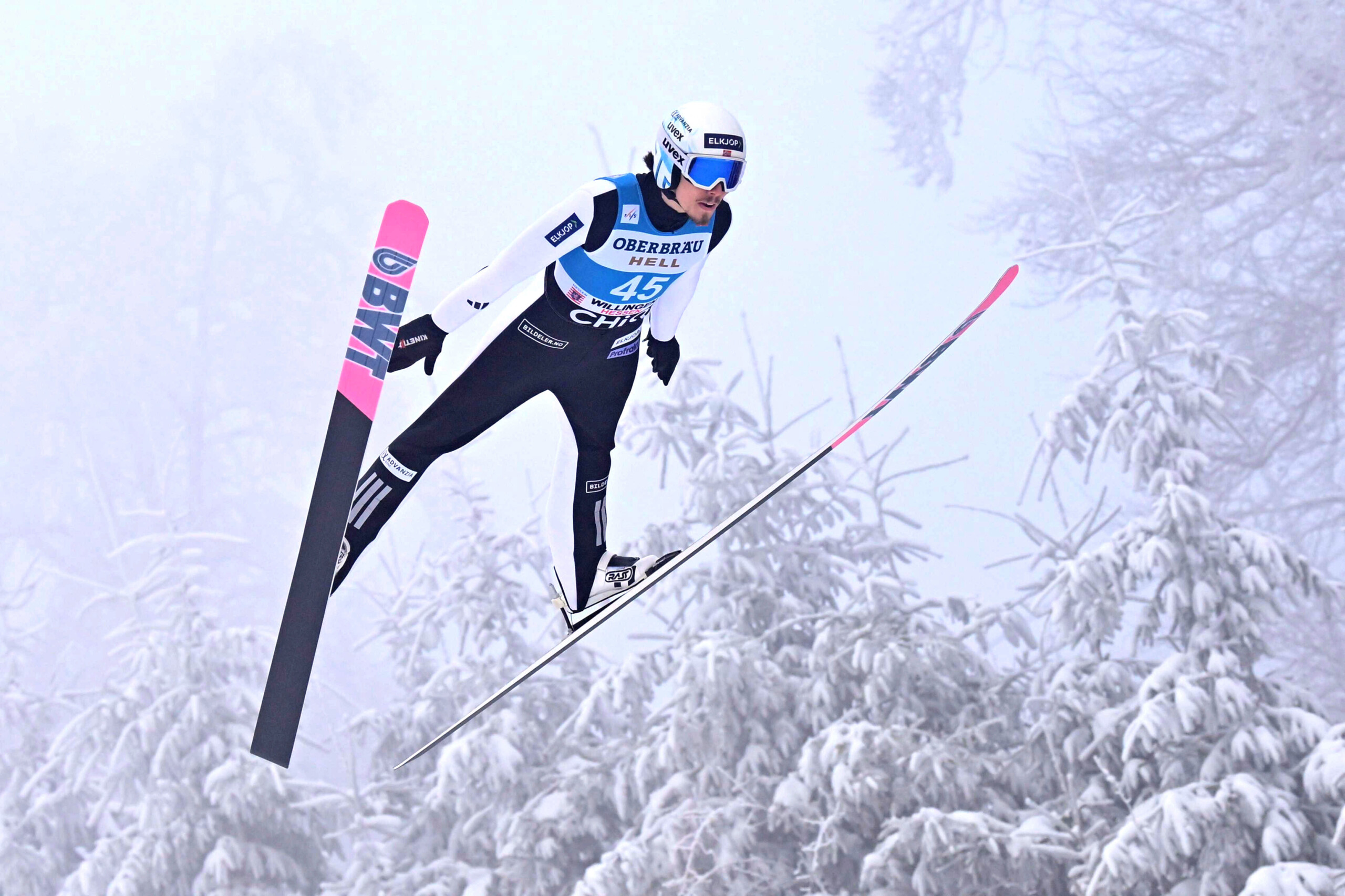 milan cortina 2026 les athletes norvegiens depouilles a willingen scaled