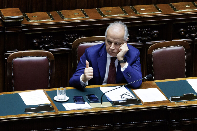 askatasuna le senat approuve la resolution a la majorite avec 88 voix pour et 56 contre