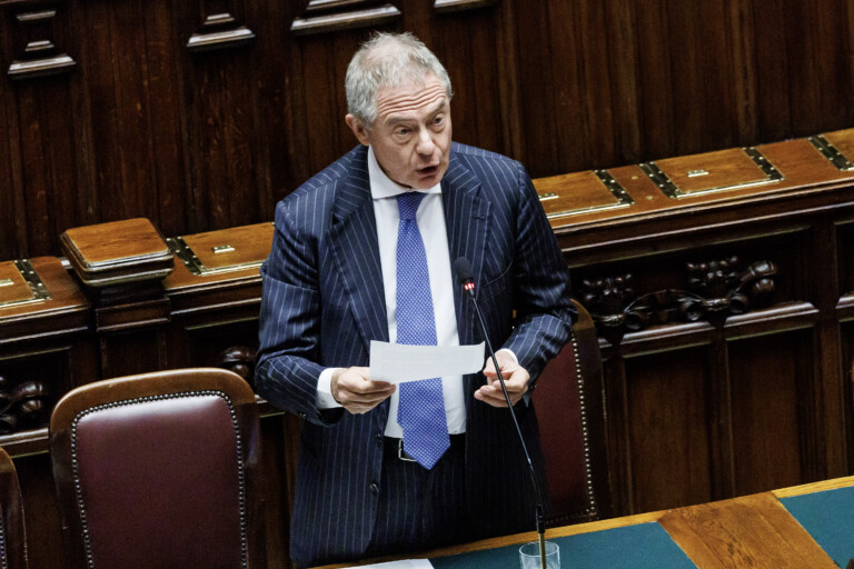 espace urso interroge aschbacher sur les presumees interceptions satellitaires russes