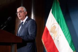 iran reza pahlavi invite a la conference de securite de munich