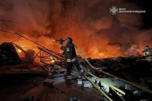 ukraine deux morts lors dune attaque russe dans la region de dnipropetrovsk